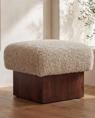 FAUX SHEARLING CREAM OTTOMAN